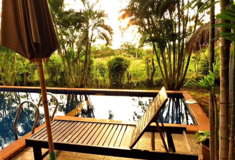 Bamboo Hideaway Resort 1