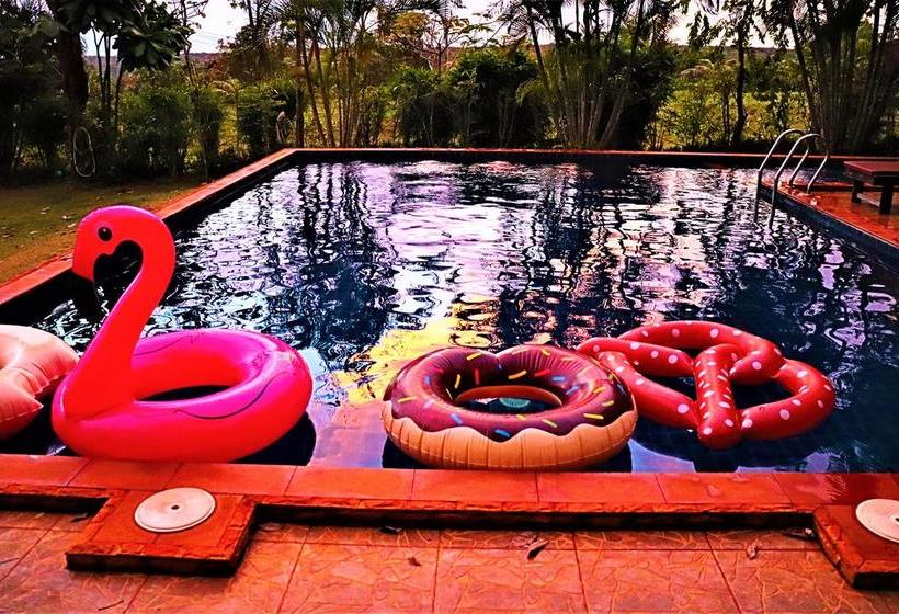 Bamboo Hideaway Resort 11