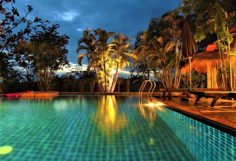 Bamboo Hideaway Resort 3