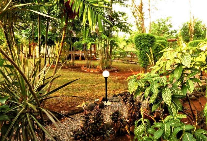 Bamboo Hideaway Resort 4