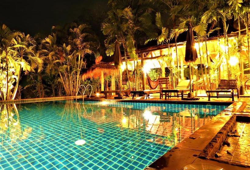 Bamboo Hideaway Resort 8