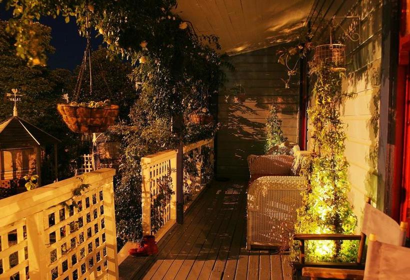 Hostel The Villa Backpackers Lodge 11