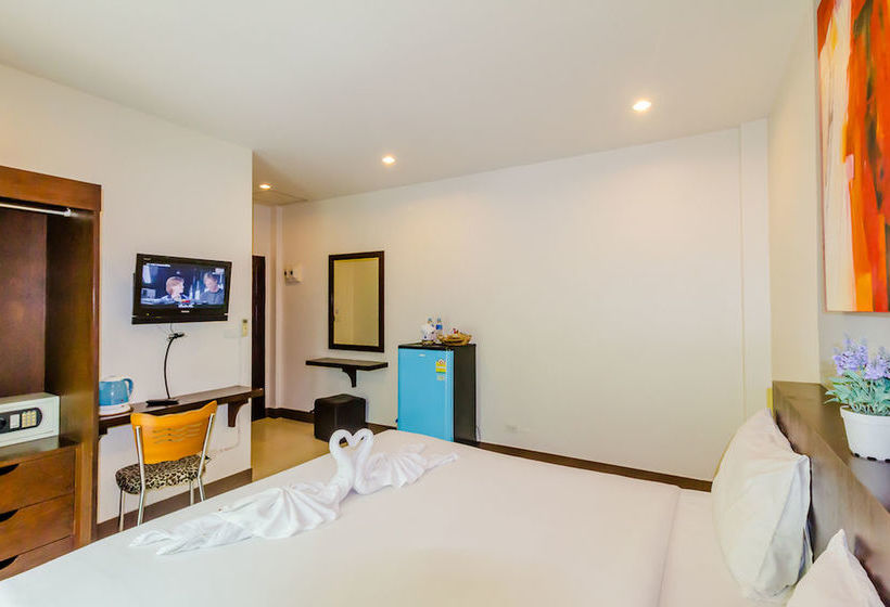 Hotel Baan Yuyen Karon Guesthouse 9