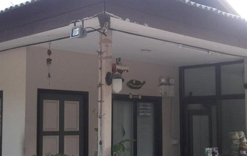 Hotel Bed And Breakfast Service Guesthouse 3