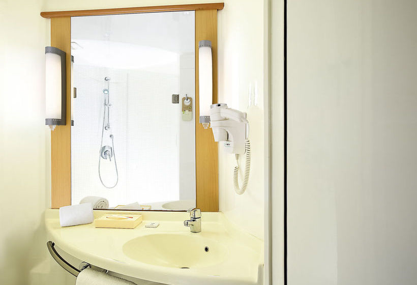 Hotel Ibis Chennai City Centre 10