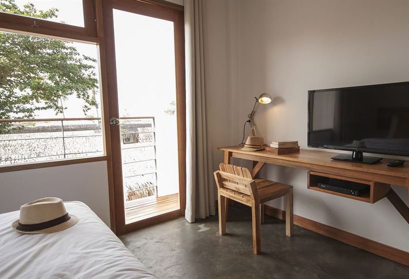 Escape Beach Resort 20