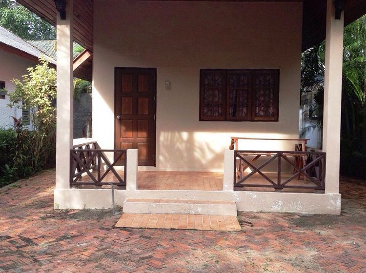 Resort Baan Rim Lay Lipa Noi 9