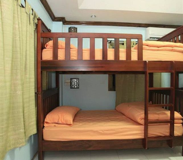 Baan Smile Hostel 12