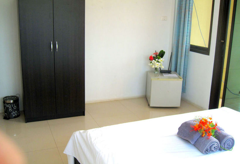 The Friendship - Hostel 15