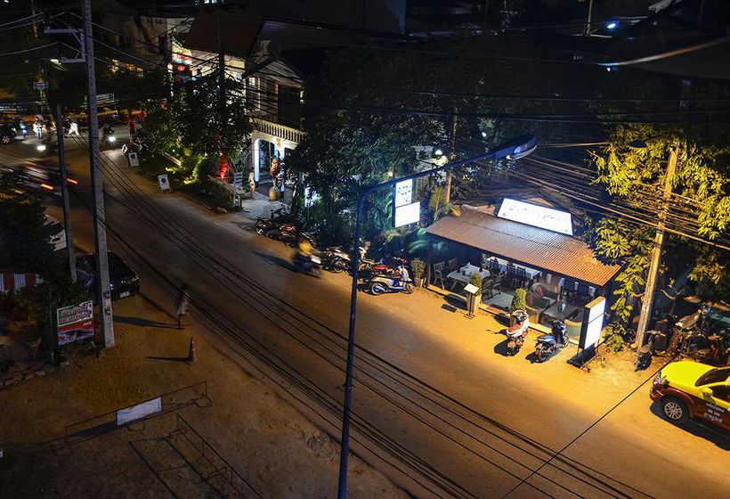 Let's Go Backpackers Hostel 2