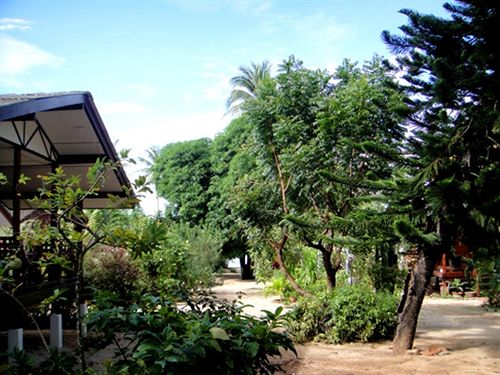 Hotel Bang Po Village 13