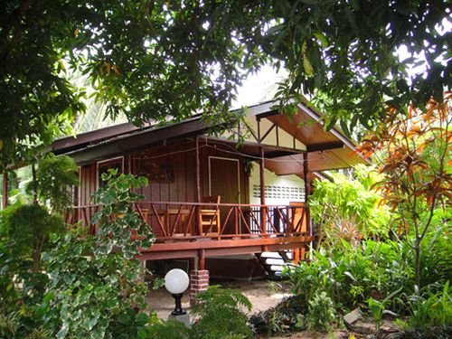 Hotel Bang Po Village 18