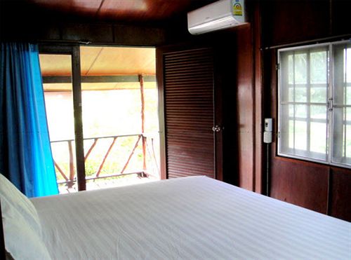 Hotel Bang Po Village 4