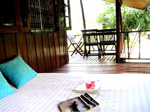 Hotel Bang Po Village 8