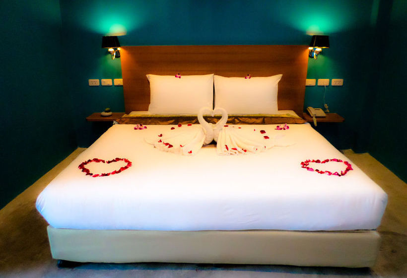 Hostel Behind The Scene Hotel Club @ Samui 10