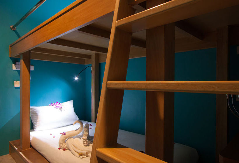 Hostel Behind The Scene Hotel Club @ Samui 13