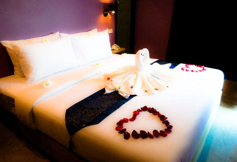 Hostel Behind The Scene Hotel Club @ Samui 17