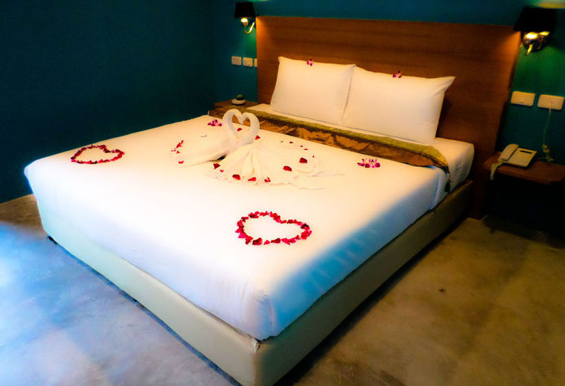 Hostel Behind The Scene Hotel Club @ Samui 8