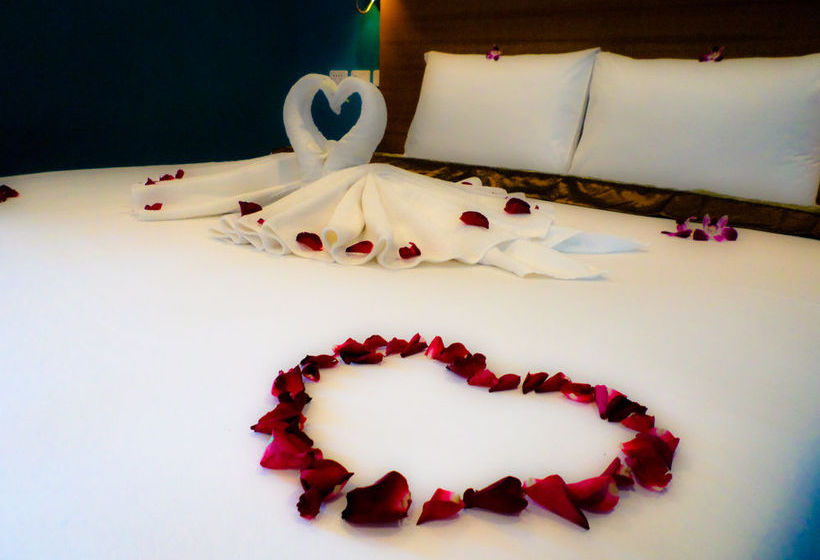 Hostel Behind The Scene Hotel Club @ Samui 9