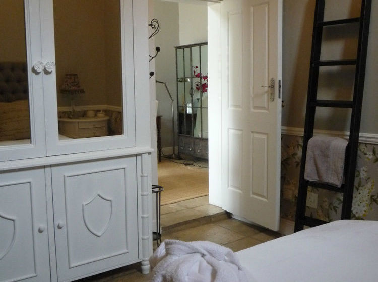 Worcester Cottage And Suite 17