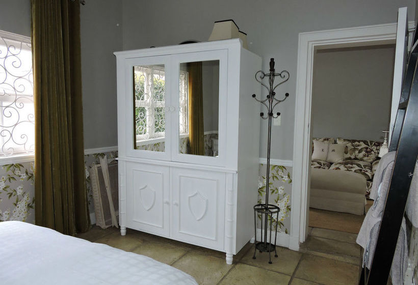 Worcester Cottage And Suite 3