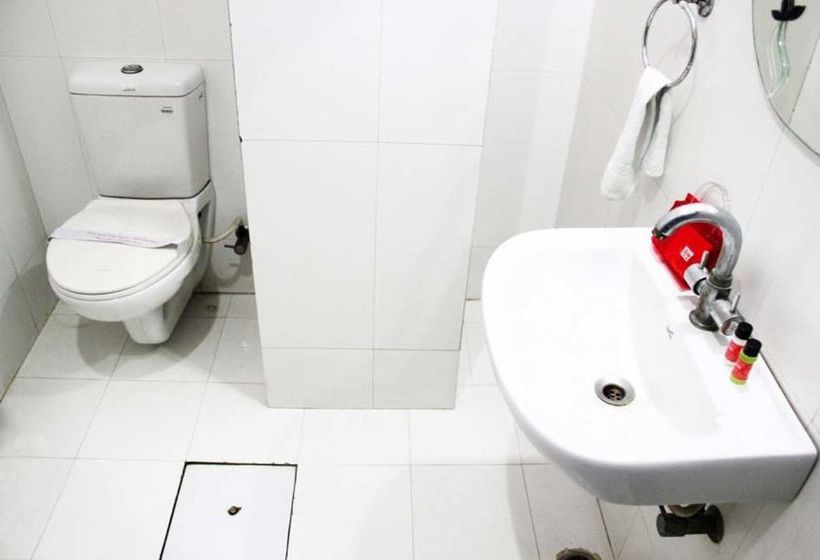 Hotel Oyo Rooms By Pass Road Gandhi Nagar 4