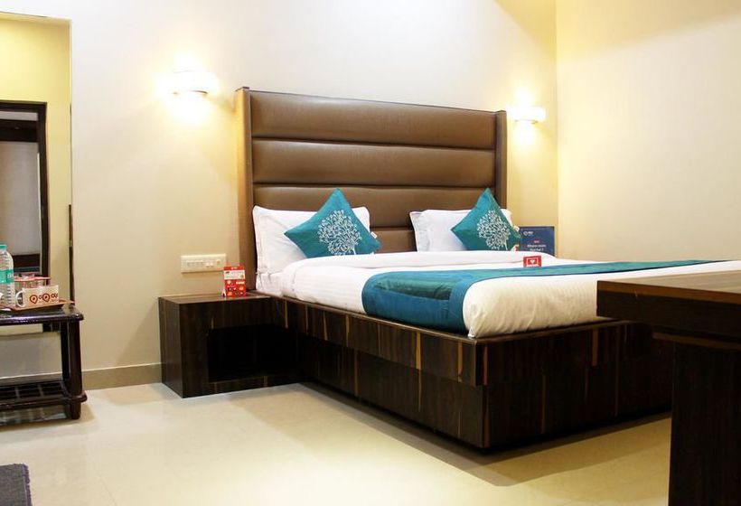 Hotel Oyo Rooms Station Road 14