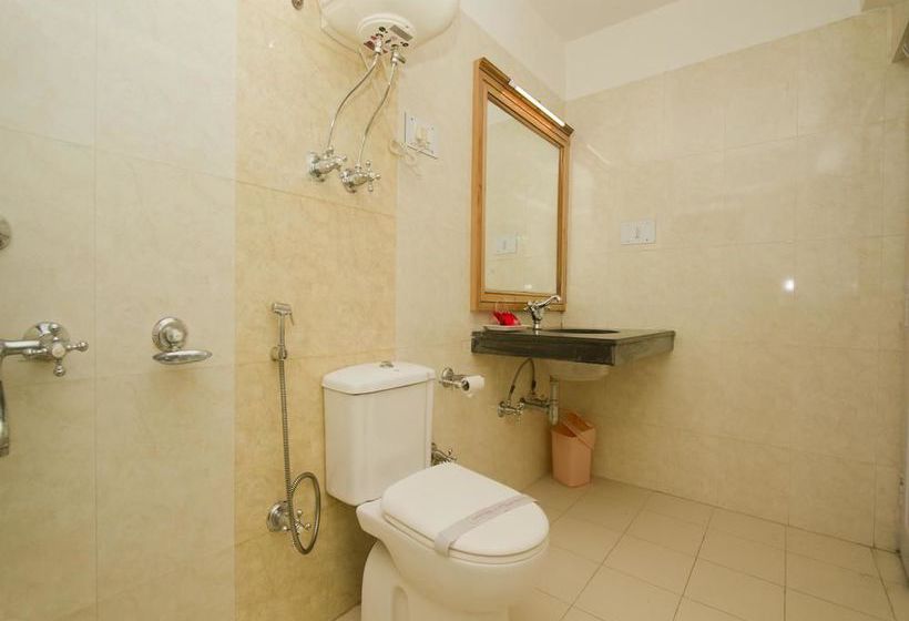 Hotel Oyo Rooms Model Town 5