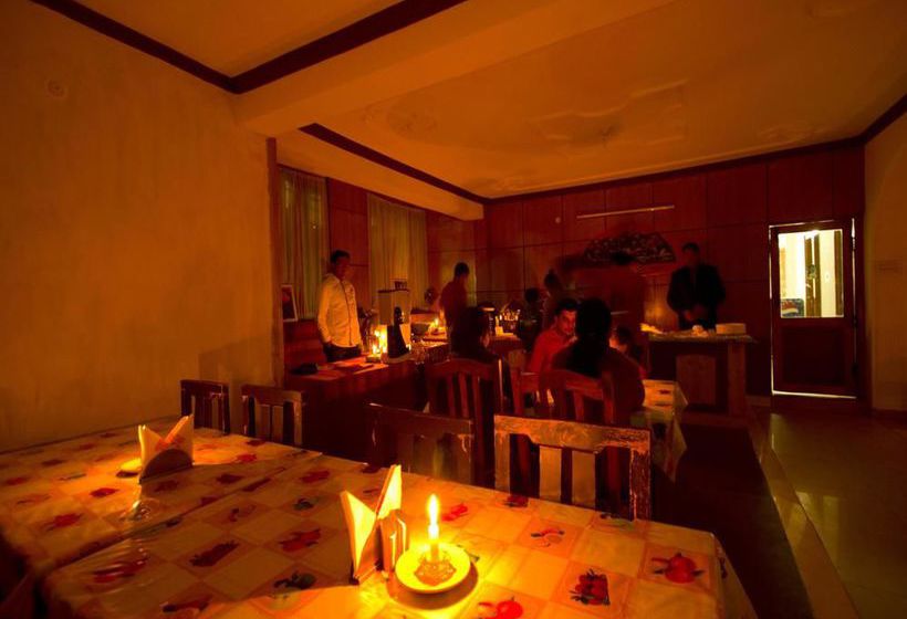 Hotel Oyo Rooms Model Town 8