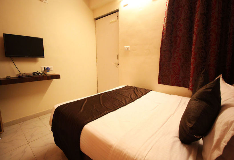 Hotel Oyo Rooms Maninagar Station 3 10