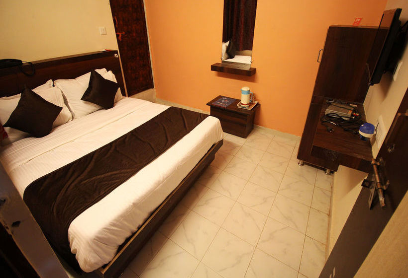 Hotel Oyo Rooms Maninagar Station 3 11