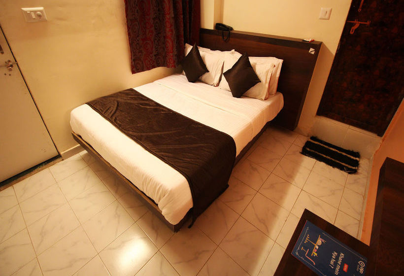 Hotel Oyo Rooms Maninagar Station 3 16
