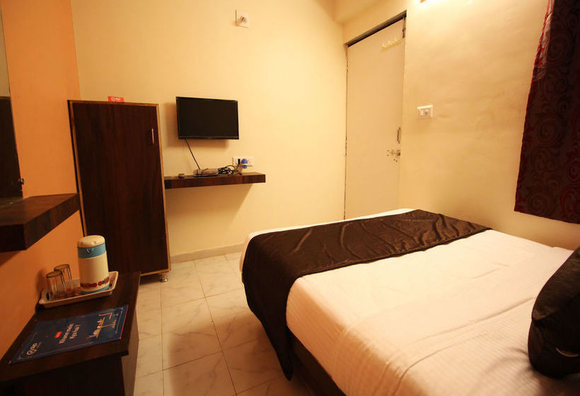 Hotel Oyo Rooms Maninagar Station 3 19