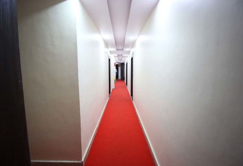 Hotel Oyo Rooms Maninagar Station 3 4