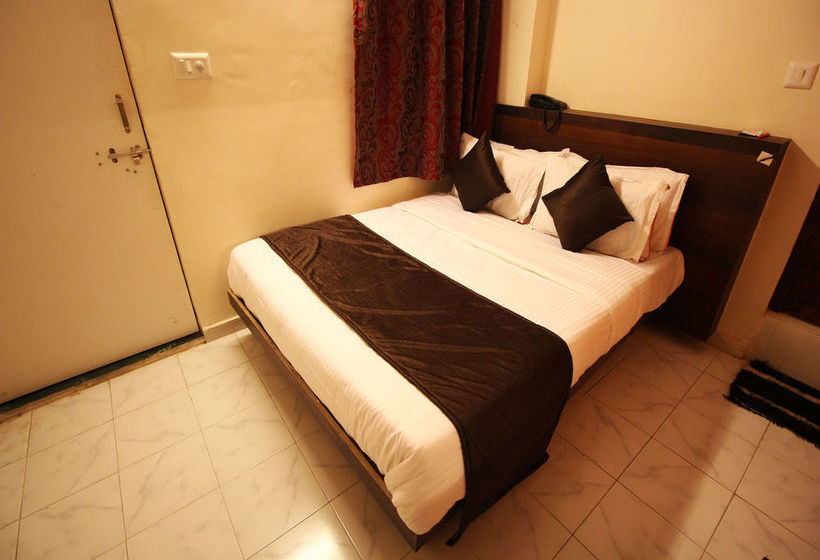 Hotel Oyo Rooms Maninagar Station 3 7