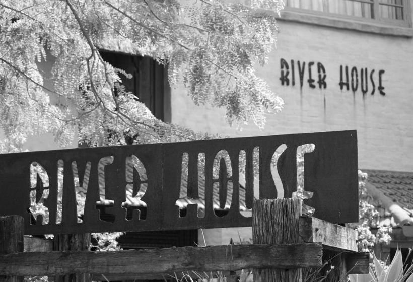 Hotel River House Lodge 16