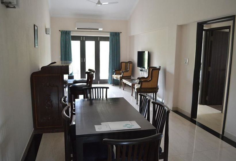 Arotel Rooms & Suites 8