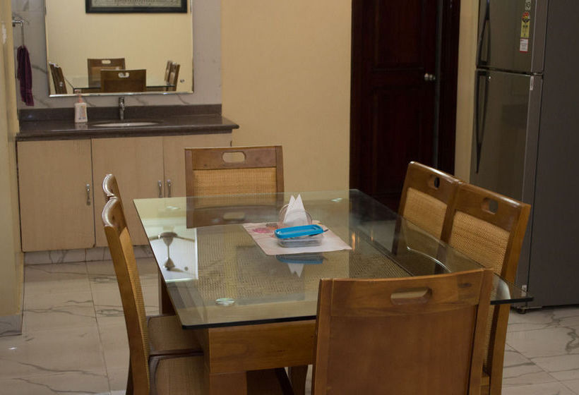 Hotel Oyo Rooms Infocity Road 11