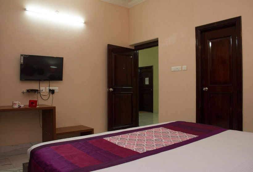 Hotel Oyo Rooms Infocity Road 2