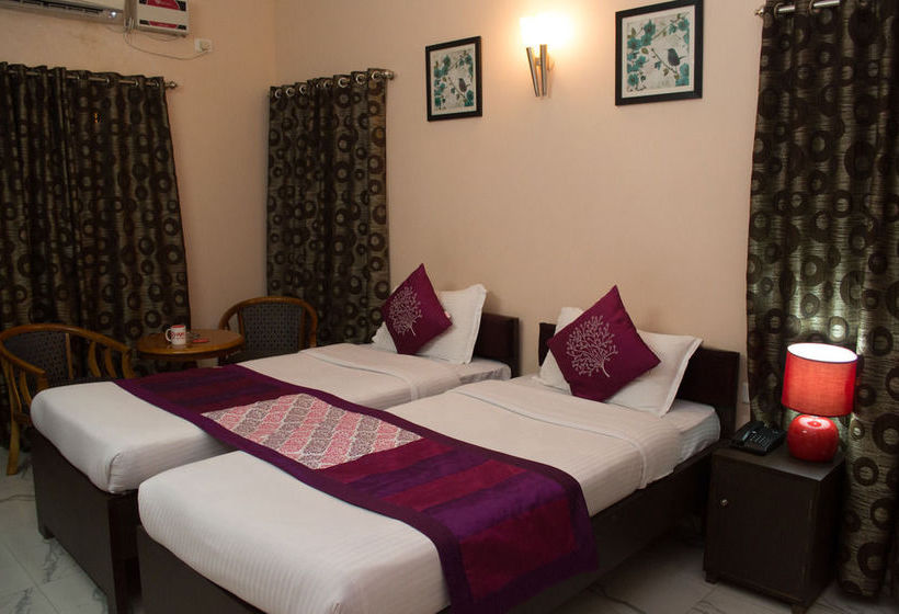 Hotel Oyo Rooms Infocity Road 6