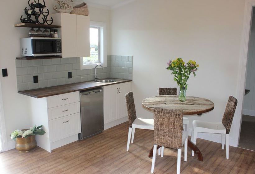 Prairies Grange Bed & Breakfast 6