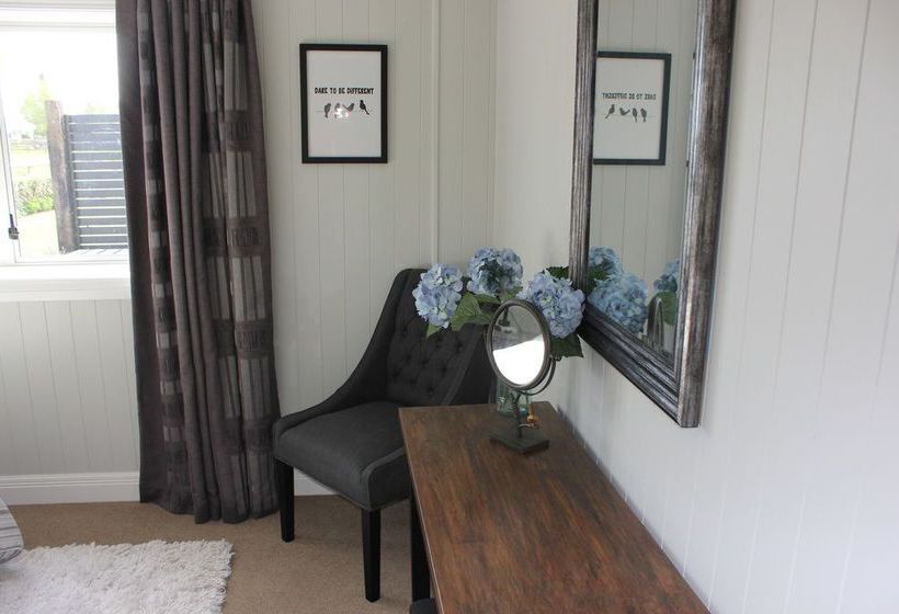 Prairies Grange Bed & Breakfast 7