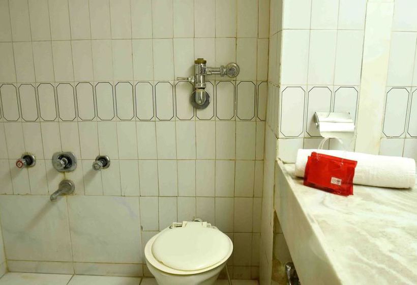 Hotel Oyo Rooms Near Chl Hospital Indore 11