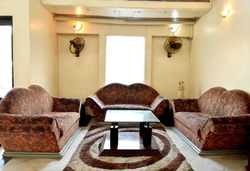 Hotel Oyo Rooms Near Chl Hospital Indore 9