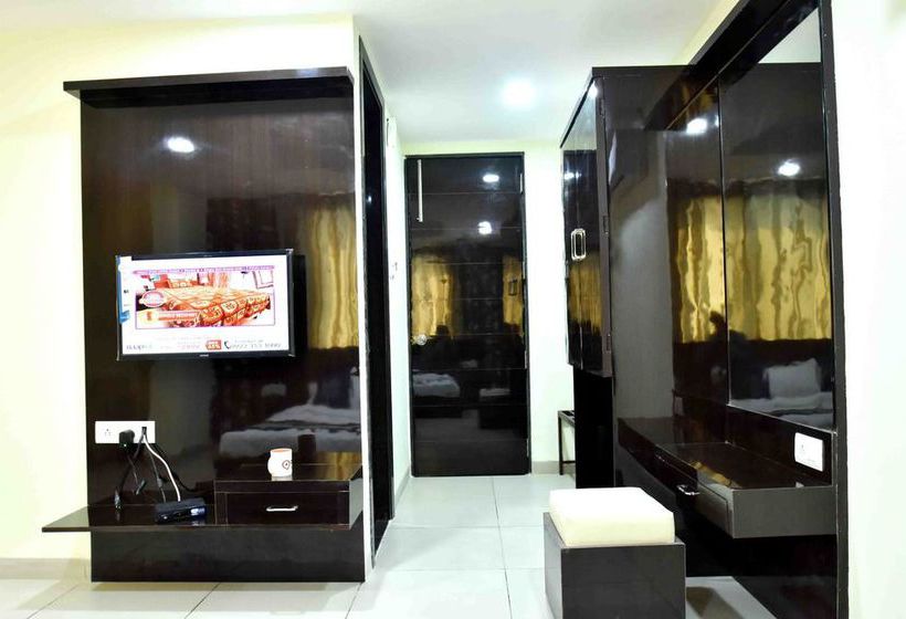 Hotel Oyo Rooms Near Meera Garden Indore 14