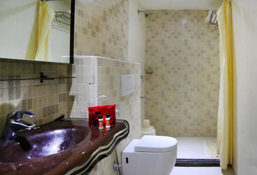 Hotel Oyo Rooms Benz Circle 10