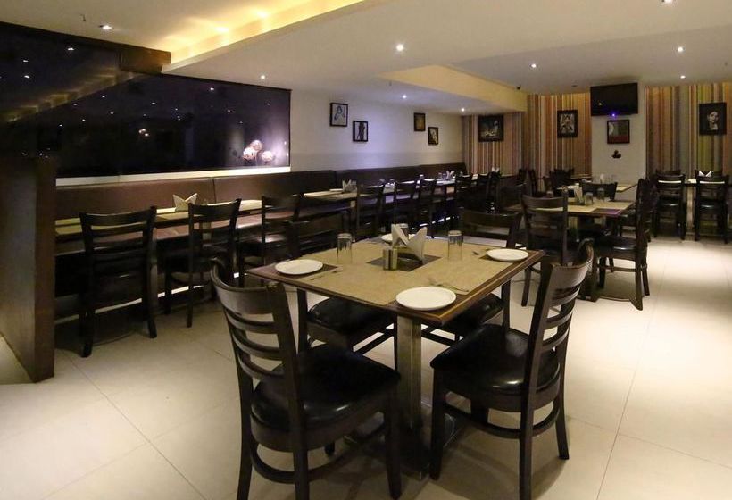 Hotel Oyo Rooms Benz Circle 14