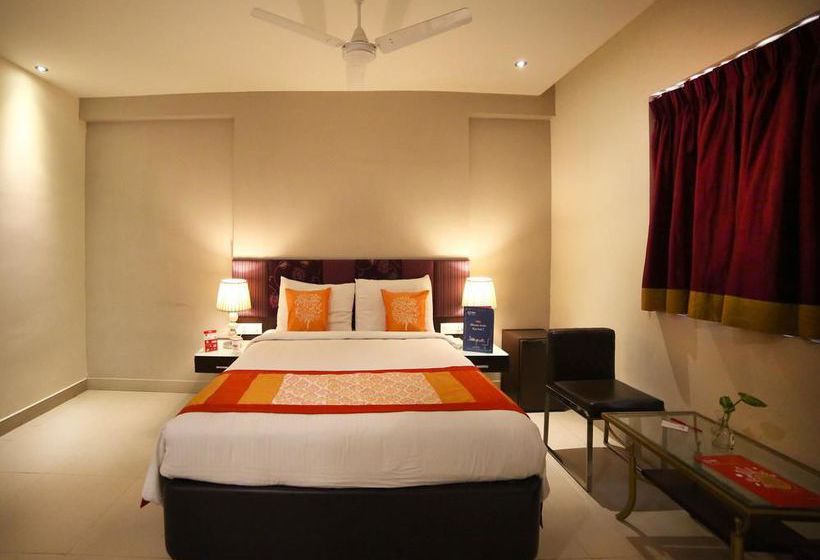Hotel Oyo Rooms Benz Circle 15