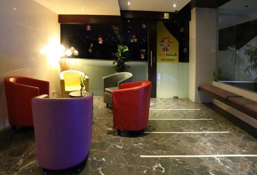 Hotel Oyo Rooms Benz Circle 16