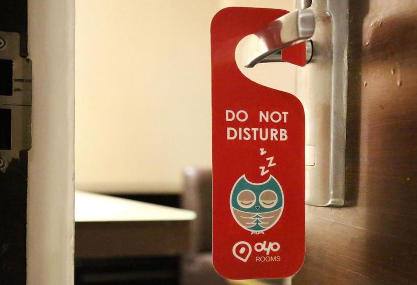 Hotel Oyo Rooms Benz Circle 17